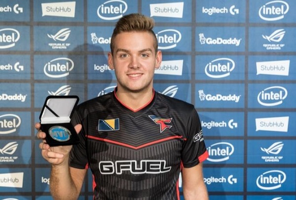 NAVI将在StarLadder StarSeries Fall 2025的上半区半决赛中面对 Passion UA